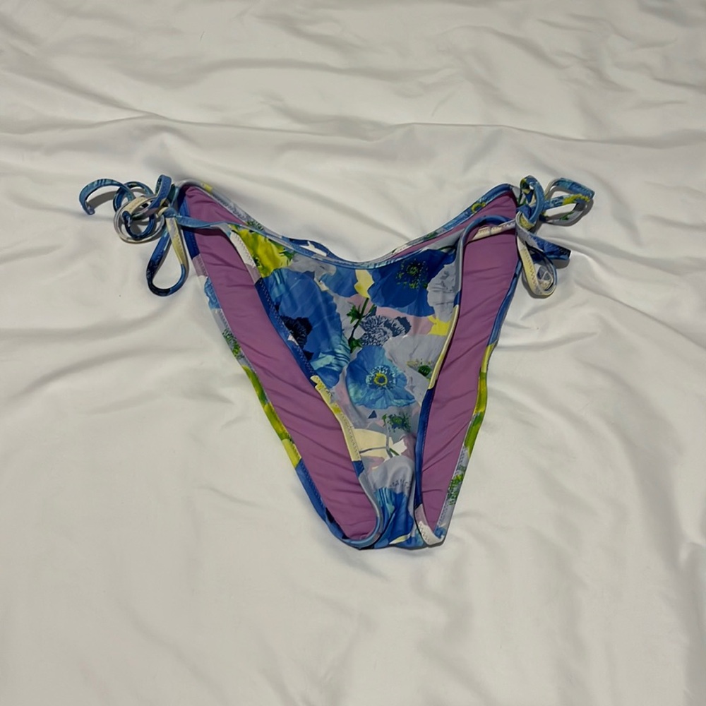 Aerie women’s size, medium adjustable tie, bikini, bottoms, cheeky
